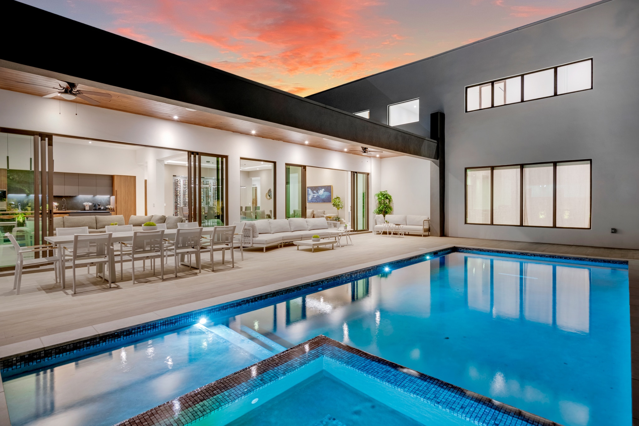 Villa Emerald cover image